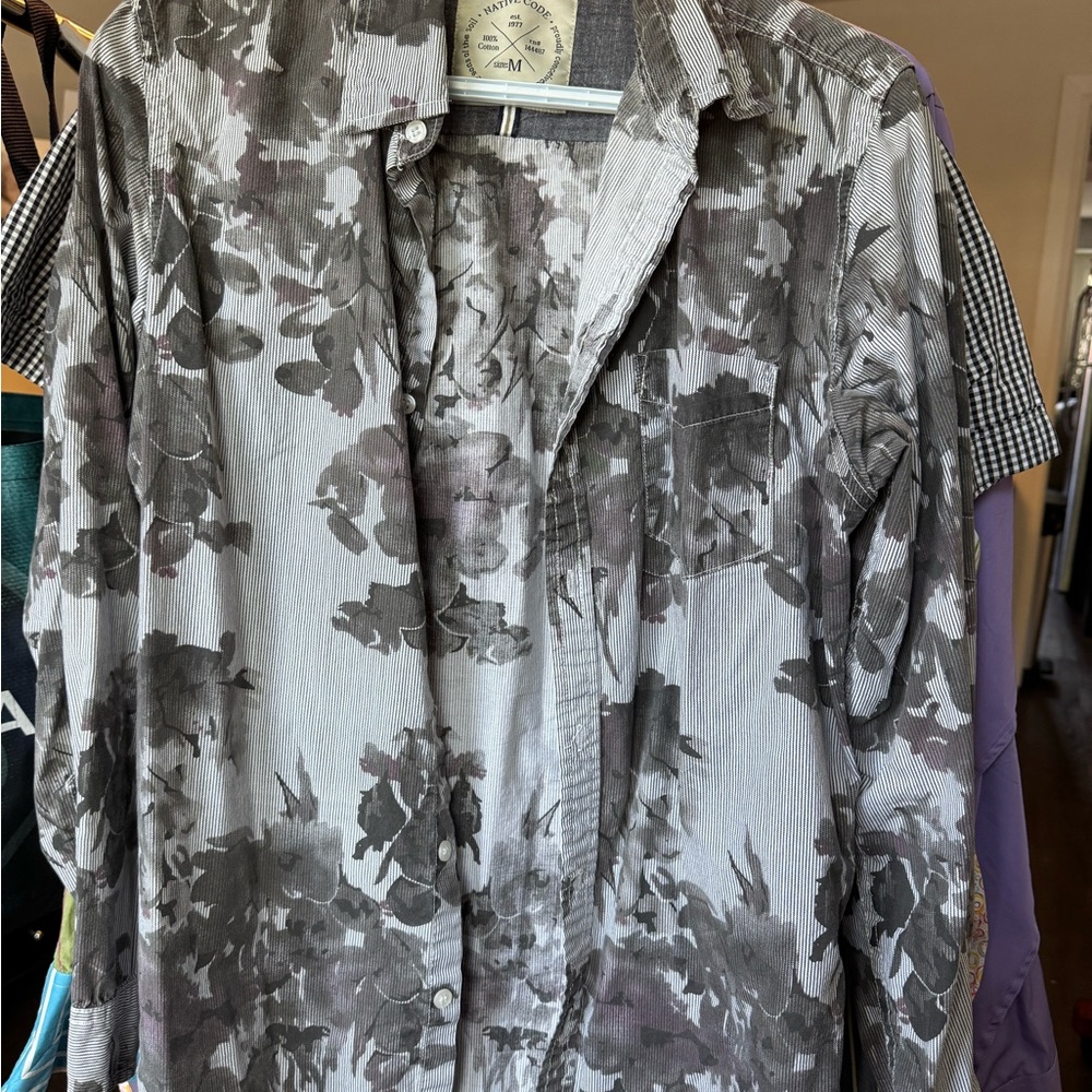 Native Floral Button-Up Shirt in Gray and Black